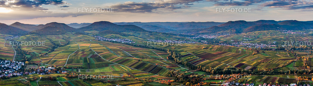 Südpfalzpanorama am Ilbesheim bis Siebeldingen | Luftbild: Südpfalzpanorama am Ilbesheim bis Siebeldingen im Ortsteil Arzheim in Landau im Bundesland Rheinland-Pfalz in Deutschland. Foto: IMG_60388-Bearbeitet-2.jpg vom 22.10.2013 durch Werner Riehm/FLY-FOTO.de - Realisiert mit Pictrs.com