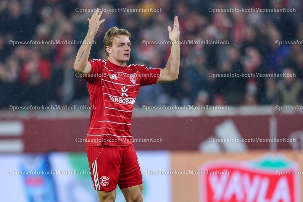 F9503102501172 | 03.10.2025, Fußball, Fortuna Düsseldorf - 1.FC Nürnberg, 2. Fußball Bundesliga, Merkur Spiel-Arena, Saison 2025 2026: Torjubel nach dem Tor zum 2:2 durch Torschütze Christian Rasmussen (Fortuna Düsseldorf #10) DFB regulations prohibit any use of photographs as image sequences and or quasi-video.