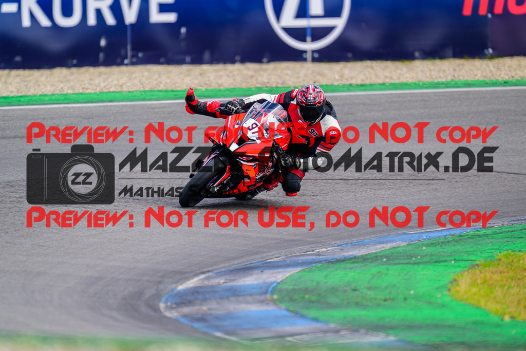 MaZZes_FotoMatrix_240615_1523 | WEISS