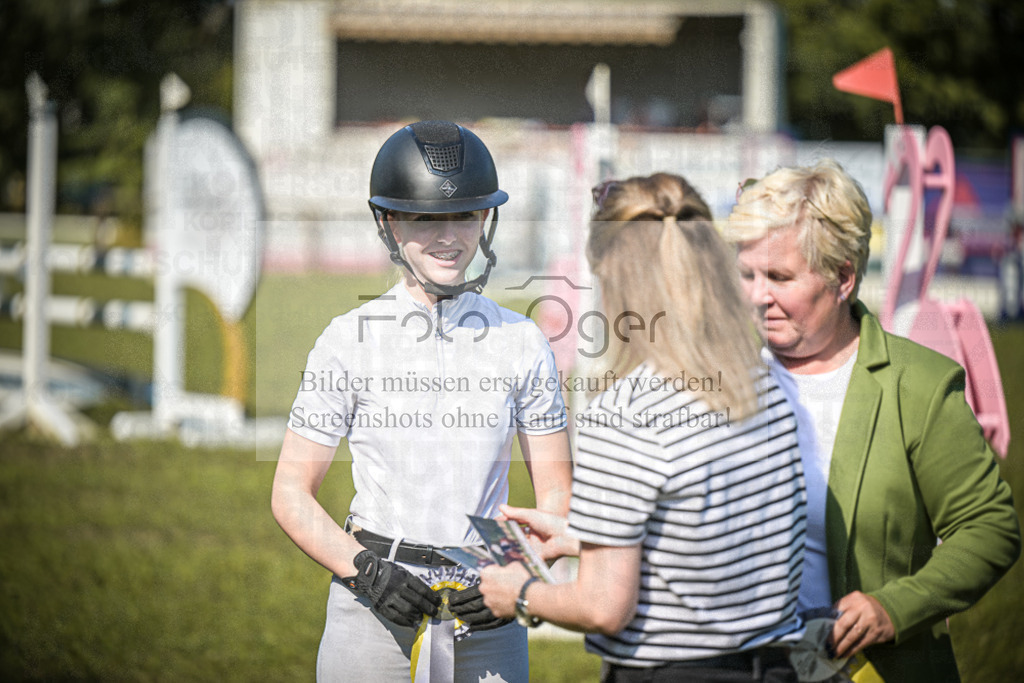 DOS_0025 | Entdecke hochwertige Reitturnierfotos von Foto Oger. Professionell, emotional und authentisch – jetzt Lieblingsmomente im Shop bestellen.Deutschlandweite Turnierfotografie. - Realisiert mit Pictrs.com