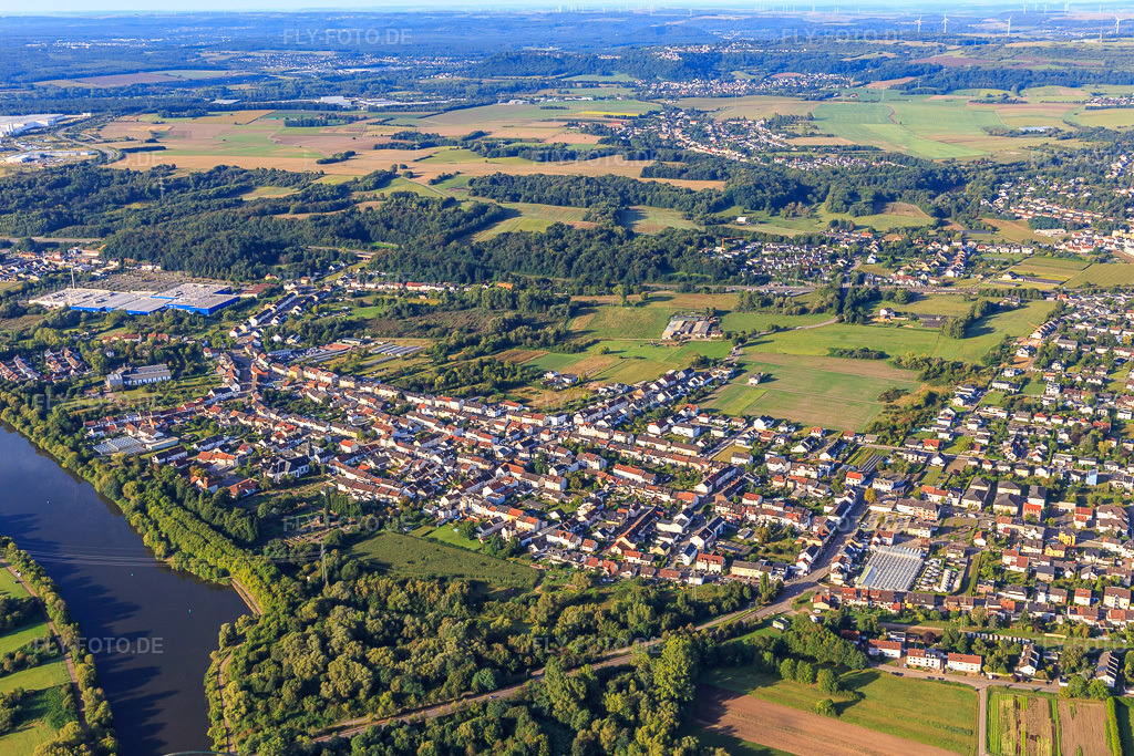 Luftbild: Ortsansicht von Nordwesten im Ortsteil Lisdorf in Saarlouis im Bundesland Saarland in Deutschland. Foto: IMG_149814.jpg vom 07.09.2025 durch Werner Riehm/FLY-FOTO.de