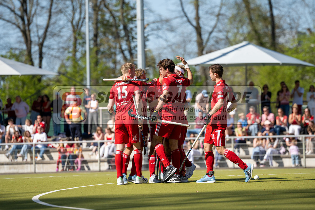 SFE_20250412_0135 | Köln, Deutschland, 12.04.2025:  Hockey 1. Bundesliga Herren Rot-Weiss Köln - Harvestehuder THC im KTHC Stadion Rot-Weiss Köln Tennis and Hockey Club am 12.04.2025 in Köln, Deutschland. (Foto von Stephan Fehrmann)Köln, Germany, 12.04.2025: Hockey 1. Bundesliga Herren Rot-Weiss Köln - Harvestehuder THC in KTHC Stadion Rot-Weiss Köln Tennis and Hockey Club at 12.04.2025 in Köln, Deutschland. (Foto from Stephan Fehrmann)