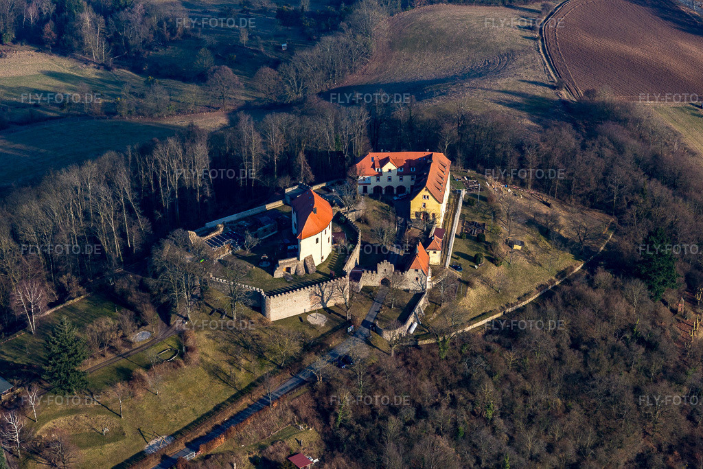 Luftbild: Erfahrungsfeld auf der Burganlage des Schloss Reichenberg (Odenwald) in Reichelsheim im Bundesland Hessen in Deutschland. – Foto: IMG_096644.jpg vom 14.02.2017 durch Werner Riehm/FLY-FOTO.de – Auflösung des Originals: 5472 x 3648 px