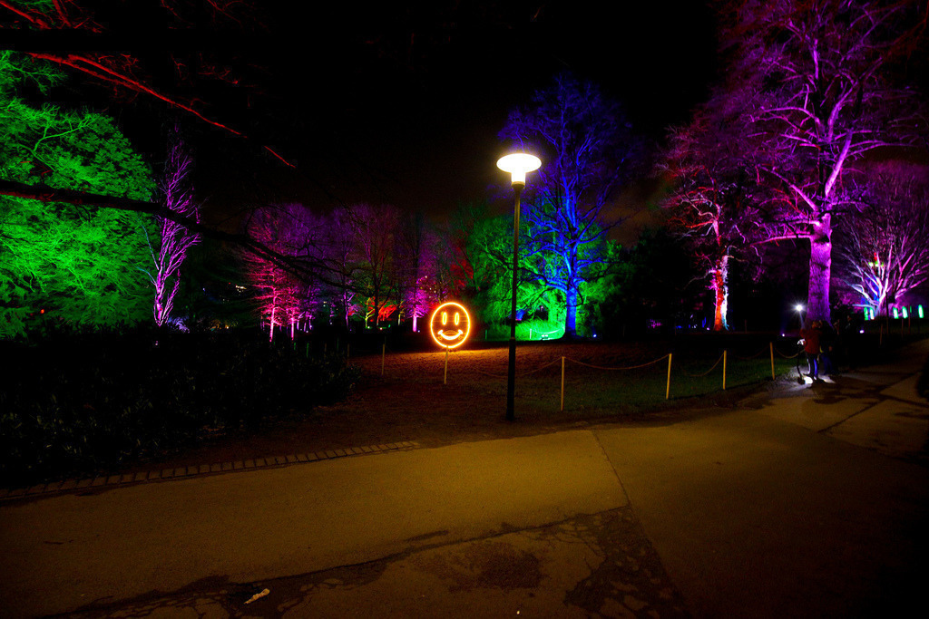 Parkleuchten_GrugaEssen24_58 | Bildergalerie von Sport-Ereignissen aber auch von weiteren spannenden Dingen - nicht nur vom Niederrhein. In Anlehnung an den bekannten Spruch von Hanns Dieter Hüsch heißt das Motto: "Niederrhein ist überall".  - Realisiert mit Pictrs.com