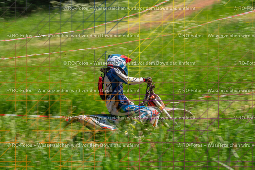 Wolfshausen 2 Lauf -877 | Sportfotografie von RO-Fotos: Motorsport, Motocross, Enduro, Laufveranstaltungen und Triathlon. Professionelle Fotos von Sportlern und Events. - Realisiert mit Pictrs.com