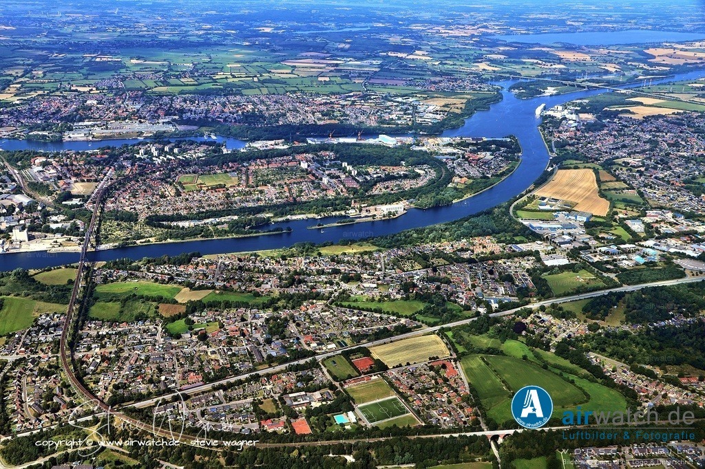 Luftbild Rendsburg - | Entdecken Sie atemberaubende Luftbilder und Fotografien auf airwatch.de - Tauchen Sie ein in eine Welt voller faszinierender Aufnahmen aus der Vogelperspektive.