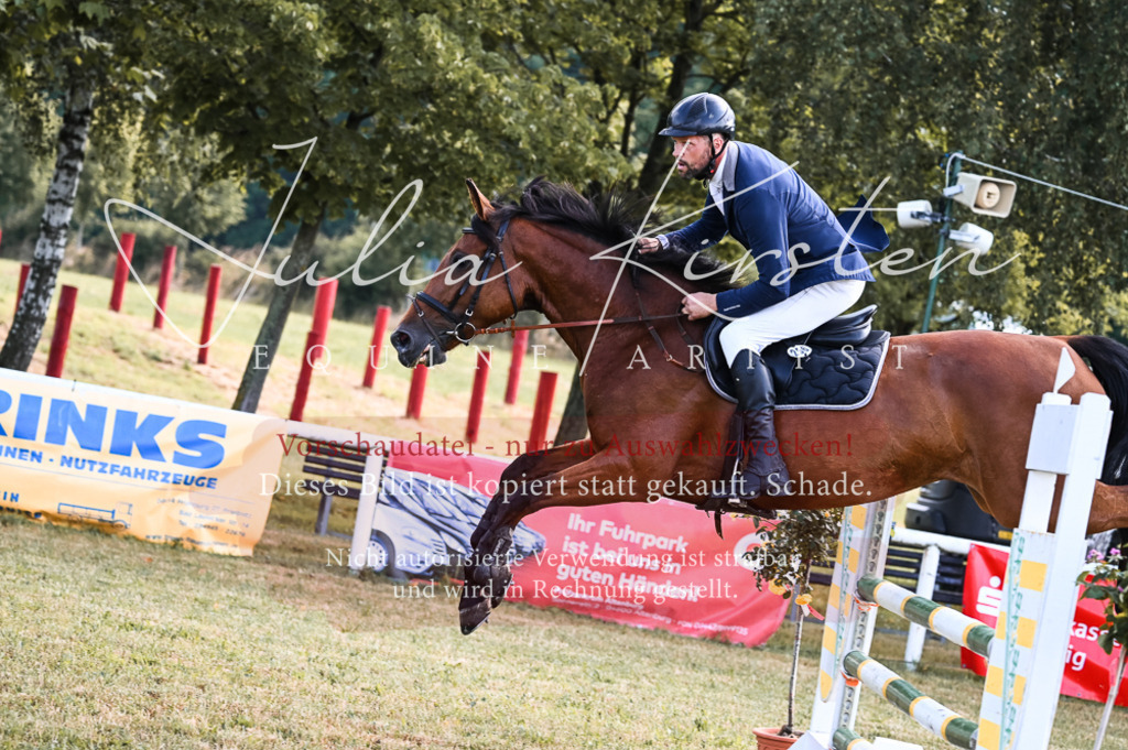 DSC_7617 | Pferde- und Turnierfotografie in Westsachsen. Pferdeportraits, Auftragszeichnungen und intuitive Kunst.