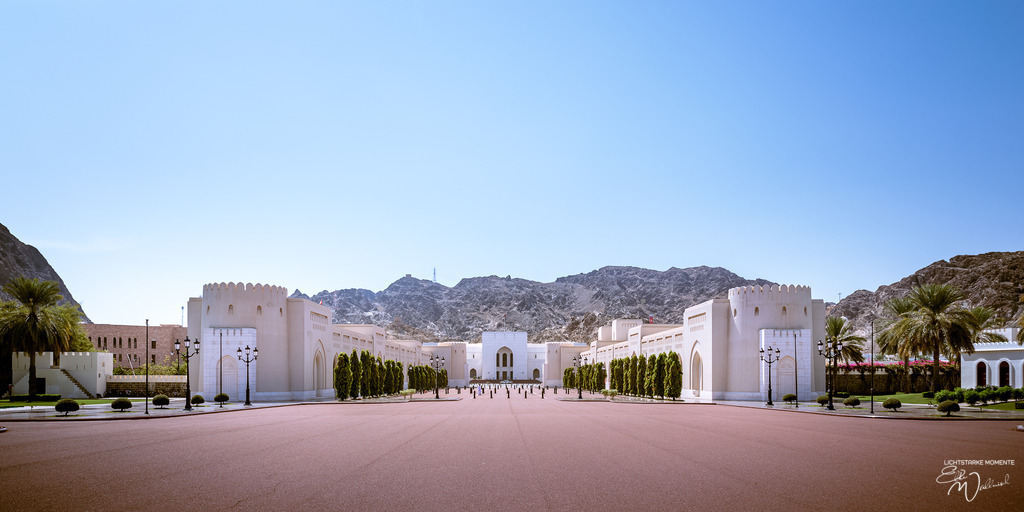 National Museum of Oman | Herzlich willkommen auf meiner Seite! Ich bin Elke Wallnisch, Deine Fotografin für lichtstarke Momente. Der Name steht für alles, was mich mit der Fotografie verbindet: Das Licht und seine machtvolle Wirkung auf eine Situation oder unsere Stimmung - Realisiert mit Pictrs.com