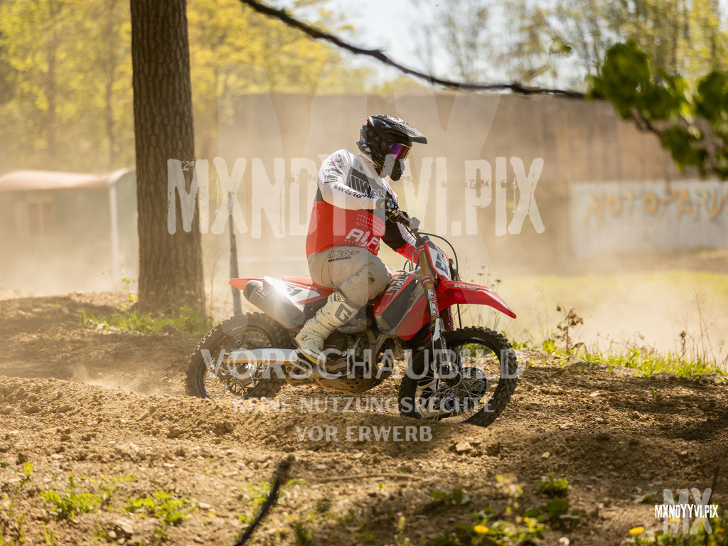 866A4981 | mxndyyvipix