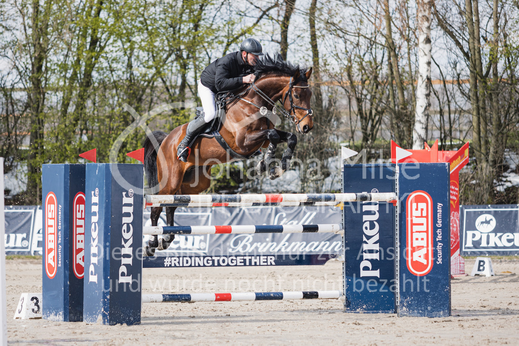 220402_HF-Laar_Youngster-S-313 | SEASON OPENING 2022
Herford Laar
01.04.2022
08 Springprüfung Kl.S*
Youngster Springen