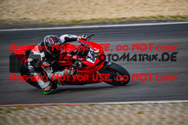 MaZZes_FotoMatrix_230719_7692 | GELB