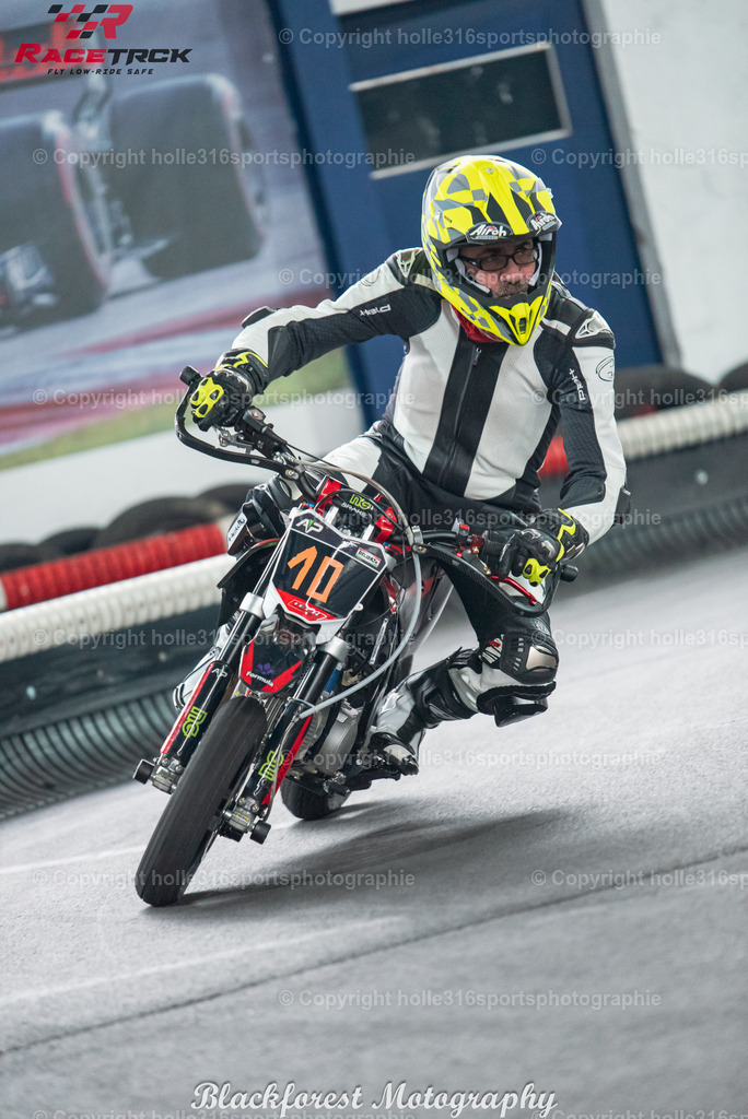 17_11_24racetrck.0906-12 | Sportfotografie , Motorsport, Motoross, Reitsport, Mointainbike, Enduro,
Landschaft , Outdoor, Eventfotografie, Landschaft, Bilder online bestellen - Realisiert mit Pictrs.com