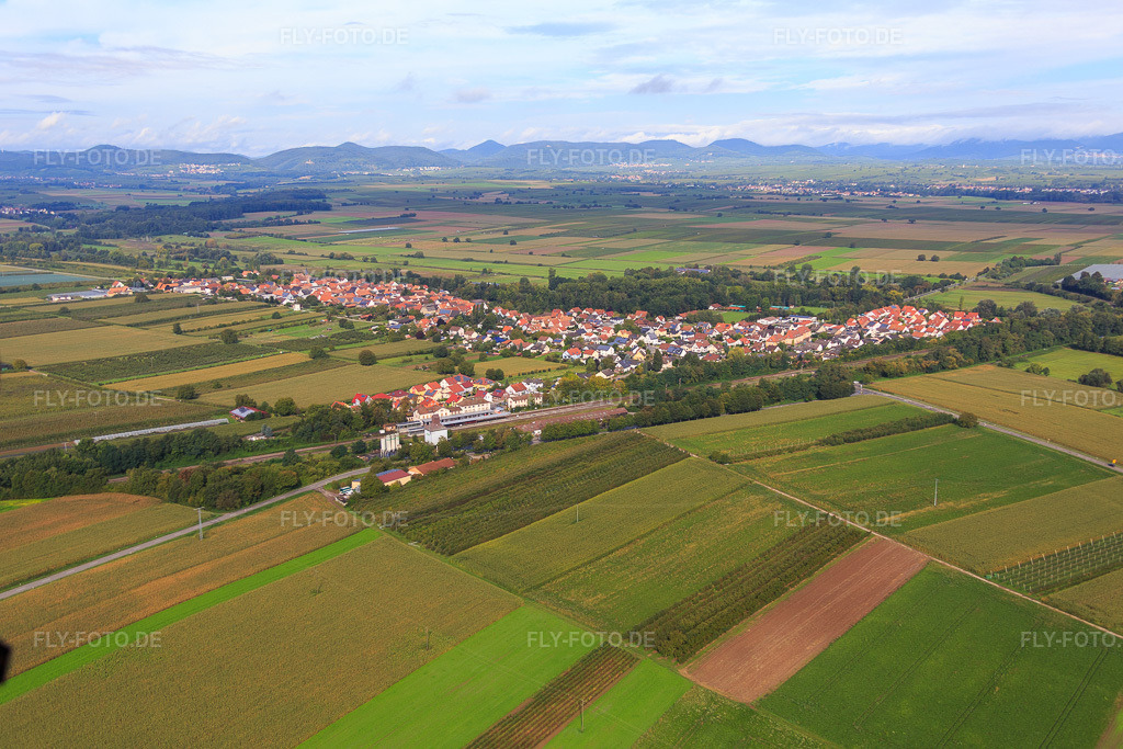 Luftbild: Bahnhof Winden(Pfalz) in Winden im Bundesland Rheinland-Pfalz in Deutschland. Foto: IMG_072524.jpg vom 19.09.2014 durch Werner Riehm/FLY-FOTO.de