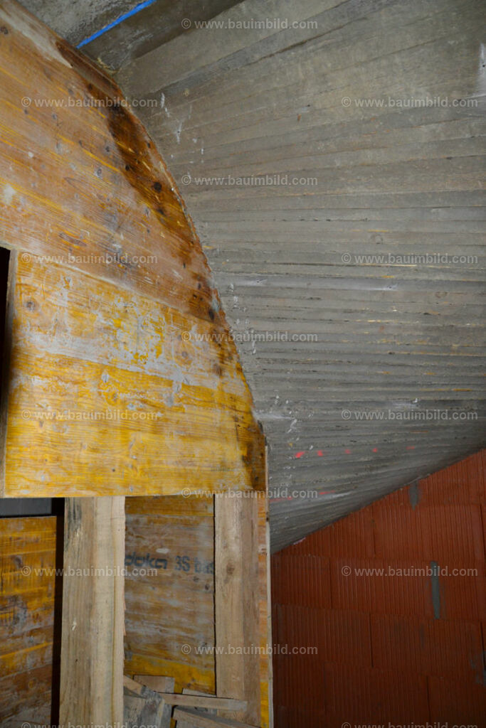 bib-lg04-betonarbeiten-treppen-0738 | Nach LV-Leistungsgruppen sortierte Detailfotos über den Bau eines Hauses. Alle Hausbau-Bilder direkt vom Urheber und Autor der Website Haus-Selber-Bauen.com
