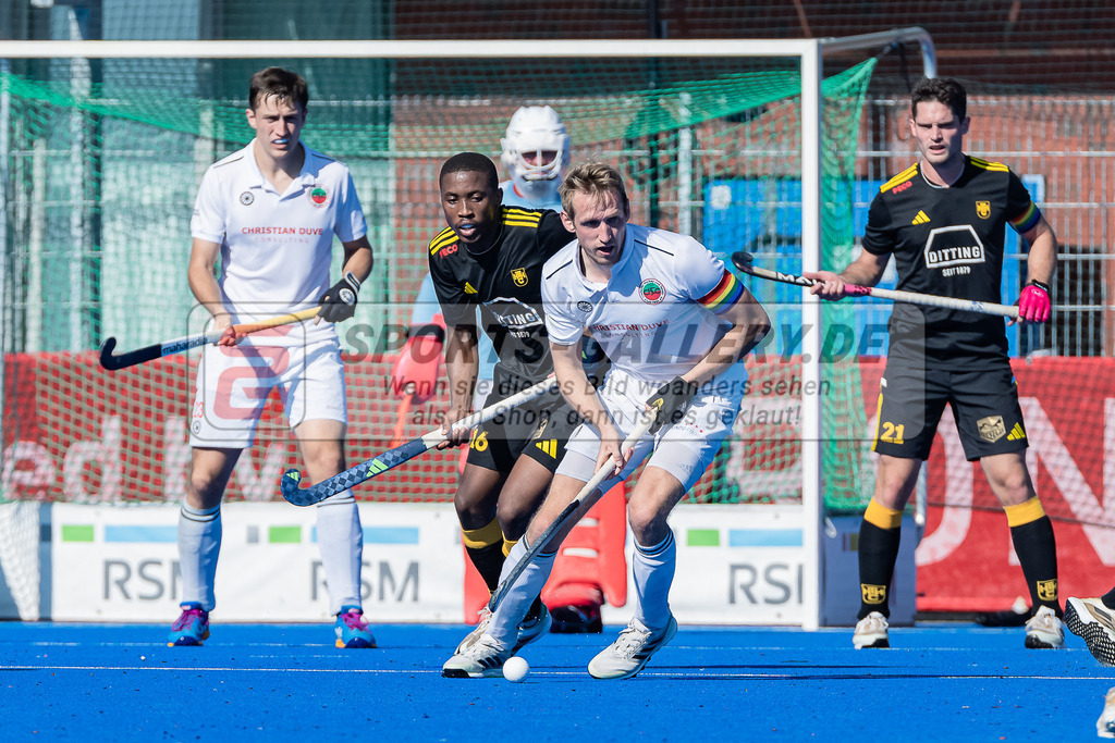 HK_20231001_104982 | 1.Bundesliga Herren Crefelder HTC - Harvestehuder THC am 1.10.2023 CHTC, Krefeld , Ntuli Nqobile Mansuet ( Harvestehuder THC #16 ) , Niklas Wellen ( Crefelder HTC 10 )