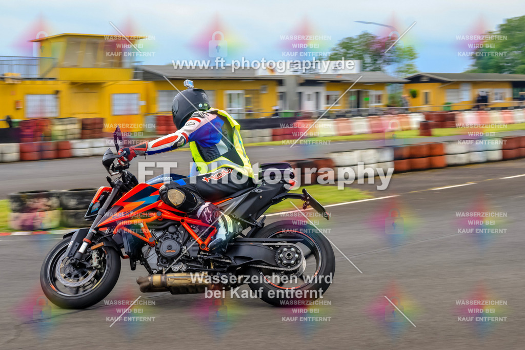OBK-5516 | Hier findet Ihr Bilder von Touristenfahrten auf der Nürburgring Nordschleife oder von anderen Veranstaltungen die ich besucht habe. Viel Spass beim Durch Schauen 