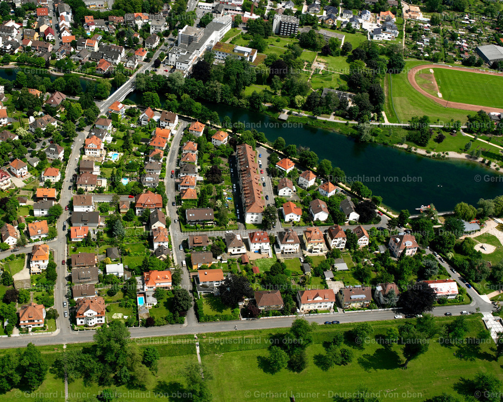 2626371 | Kehl  09.06.2006 Wohngebiet einer Einfamilienhaus- Siedlung  in Kronenhof im Bundesland Baden-Württemberg, Deutschland // Single-family residential area of settlement  in Kronenhof in the state Baden-Wuerttemberg, Germany Foto: Gerhard Launer