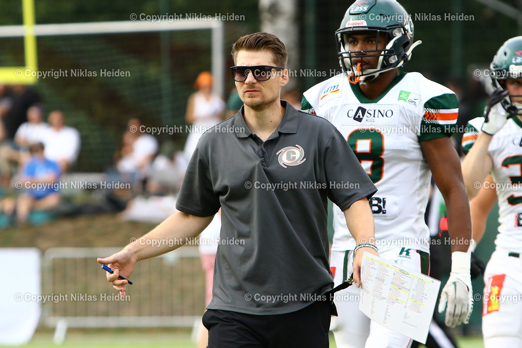 NH_KielBalticHurricanes_PaderbornDolphins_GFL_07092024 | Timo Zorn (Headcoach, Kiel Baltic Hurricanes)Football I Herren I Erima German Football League I Saison 2024 I 12. Spieltag I Kiel Baltic Hurruicanes - Paderborn Dolphins I 07.09.2024 I Kilia-Sportplätze