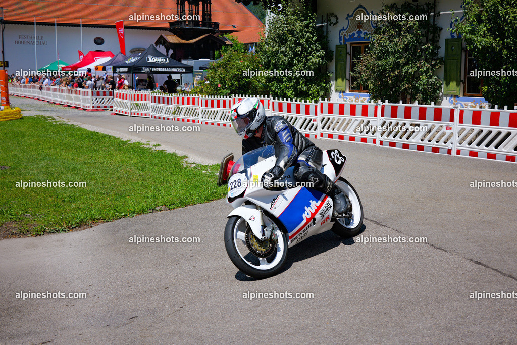 P1036991-2 | Erleben Sie atemberaubende, hochqualitative Fotos Ihrer Fahrt entlang der malerischen Alpenstraßen. Besuchen Sie alpineshots.com, um professionelle Aufnahmen Ihrer unvergesslichen Reise zu finden und zu kaufen - Realisiert mit Pictrs.com