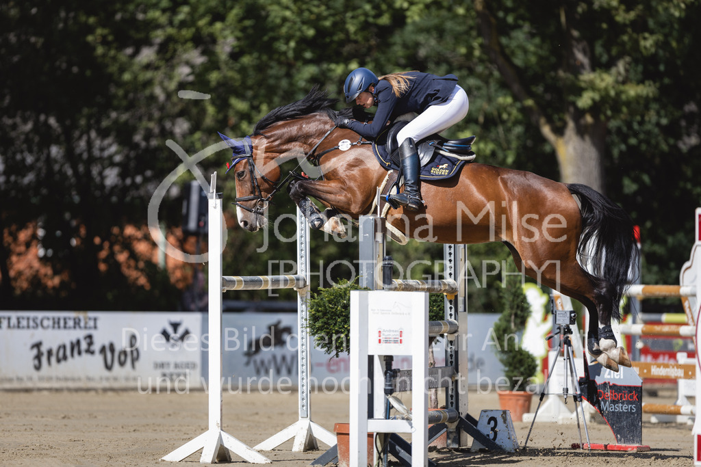 230826_Delbrueck_M2-Spr-823 | Deine schönsten Turniermomente als professionelle Fotos! Entdecke hochwertige Pferdesport-Fotografie im Online-Shop. Jetzt Fotos finden & bestellen!