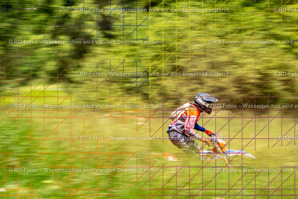 Wolfshausen 5 Lauf -503 | Sportfotografie von RO-Fotos: Motorsport, Motocross, Enduro, Laufveranstaltungen und Triathlon. Professionelle Fotos von Sportlern und Events. - Realisiert mit Pictrs.com