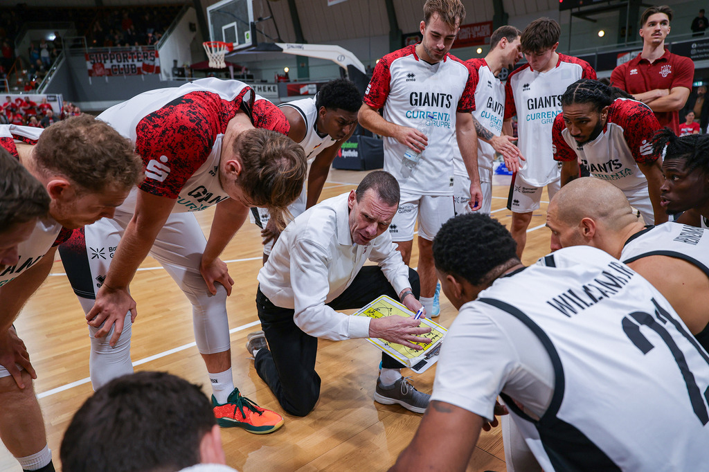 BAYER GIANTS vs VfL Sparkassenstars Bochum-79 | Fotos von Basketballspielen aus dem Raum NRW fotografiert von Gero Mueller-Laschet und Daniel Schaefer - Realisiert mit Pictrs.com