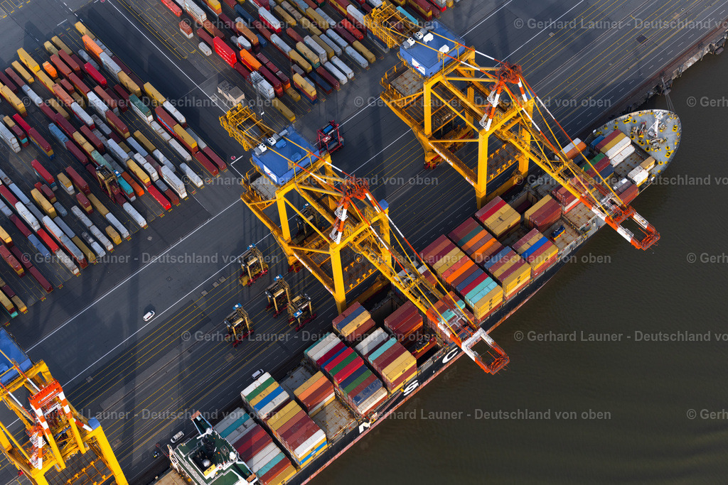 4030642 | BREMERHAVEN 01.06.2020 Containerterminal im Containerhafen des Überseehafen Am Nordhafen in Bremerhaven im Bundesland Bremen. // Container Terminal in the port of the international port Am Nordhafen in Bremerhaven in the state Bremen. Foto: Gerhard Launer