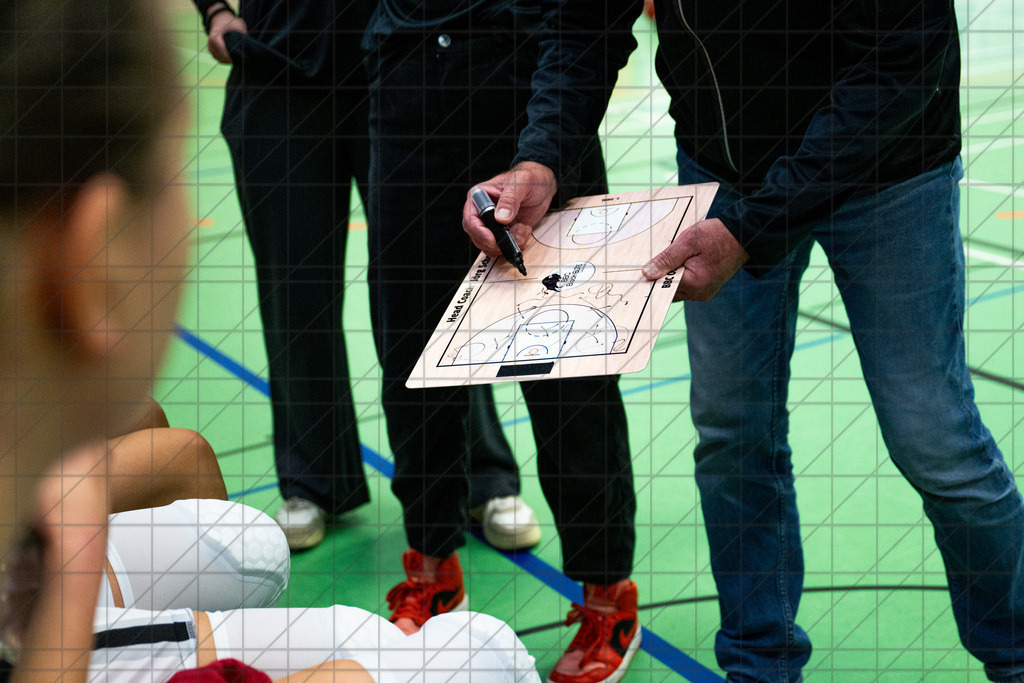 2. DBBL Nord 24/25 | 20.10.2024 | BBC OS vs. Eimsbütteler TV | 2. DBBL Nord 24/25 | 20.10.2024 | BBC OS vs. Eimsbütteler TV - - - - - CREDIT, www.bullenfotos.de, Martin König, Hörner Weg 40, D-49078 Osnabrück, +4917663732967, Nutzung und Weitergabe nur zu den vereinbarten Zwecken. Presseanfragen an Urheber. Alle Rechte beim Urheber. - - - - - - Realisiert mit Pictrs.com