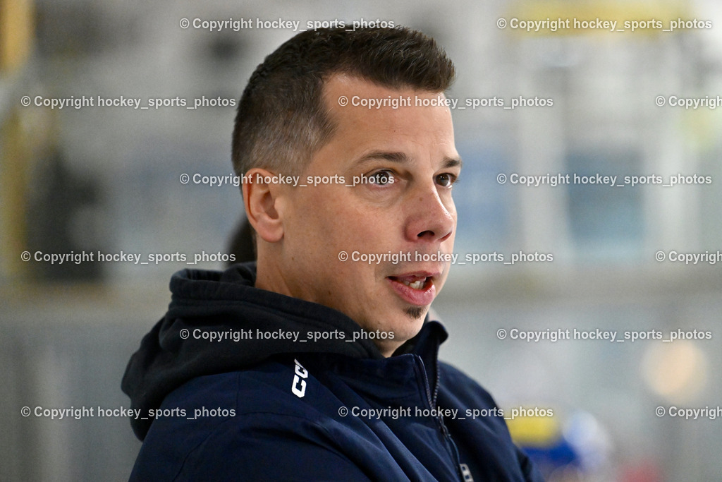 ESC Steindorf vs. ESV Ferlach | Headcoach ESC Steindorf Mayer Michael, ESC Steindorf vs. ESV Ferlach, ESC Steindorf vs. ESV Ferlach am 19.10.2024 in Steindorf (Ossiachersee Halle), Austria, (Photo by Bernd Stefan)