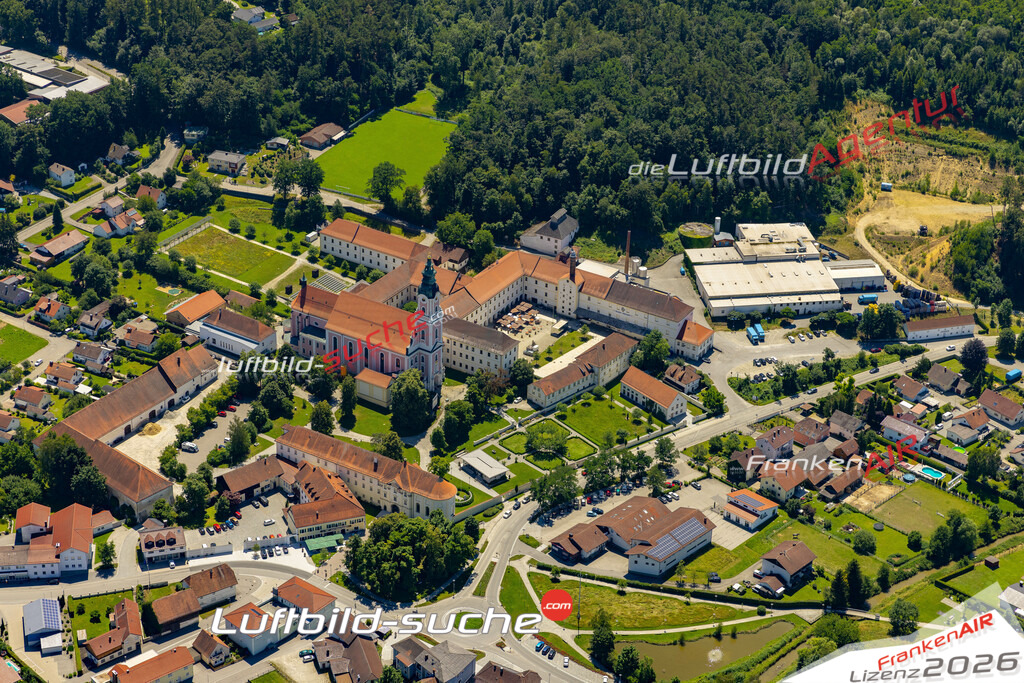 Aktuelles Luftbild von  Aldersbach - Die Luftaufnahme wurde 2022 mittels UL-Flugzeug erstellt ( keine Drohne ) - hochauflösende Kamera-Systeme von  Canon -Beste Qualität - Für grossformatige Ausdrucke geeignet. Die Geschenkidee !