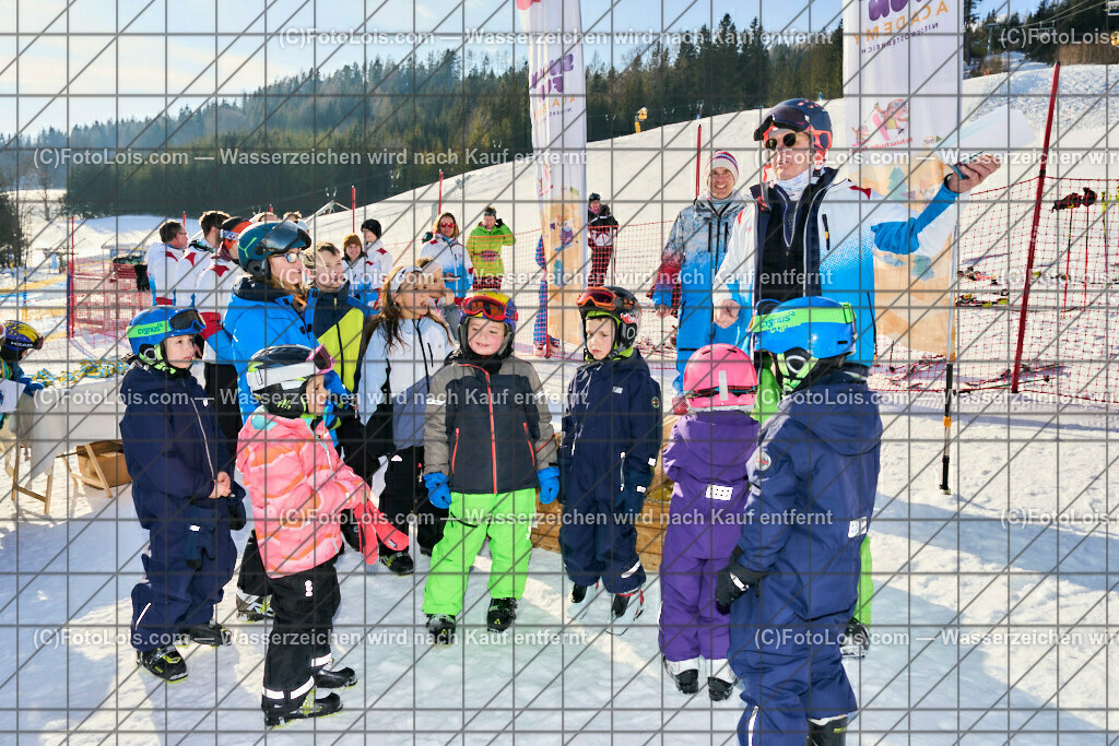 ALP7154_SchiSchule Haginger_Siegerehrung_Gruppe Norbert | (C)FotoLois.com, Alois Spandl, Semester-Schikurs der Schischule HAGINGER in Mitterbach/Gemeindealpe, Fr 10. Februar 2023.