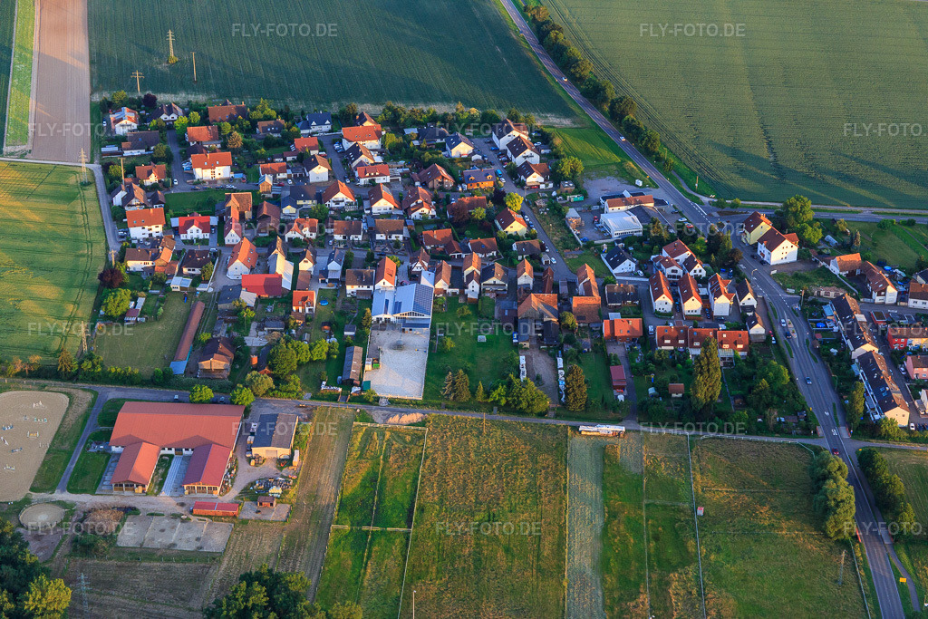 Luftbild: Brehmstraße Ost im Ortsteil Minderslachen in Kandel im Bundesland Rheinland-Pfalz in Deutschland. Foto: IMG_107785.jpg vom 03.06.2018 durch Werner Riehm/FLY-FOTO.de