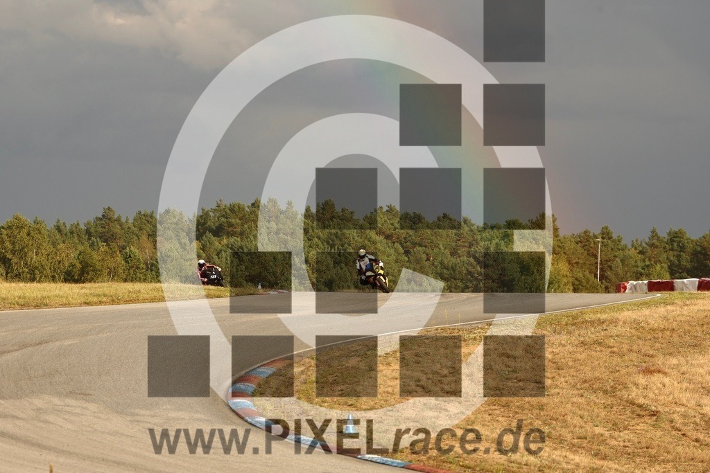 0723-20250913_12672 | Schöne Erinnerungen an spannende Momente - das festzuhalten ist unser Job. PIXELrace.de ist seit 2003 auf den Rennstrecken Europas unterwegs um die Action draußen beim Fahren und die wunderbare Stimmung imm Fahrerlager für euch einzufangen.