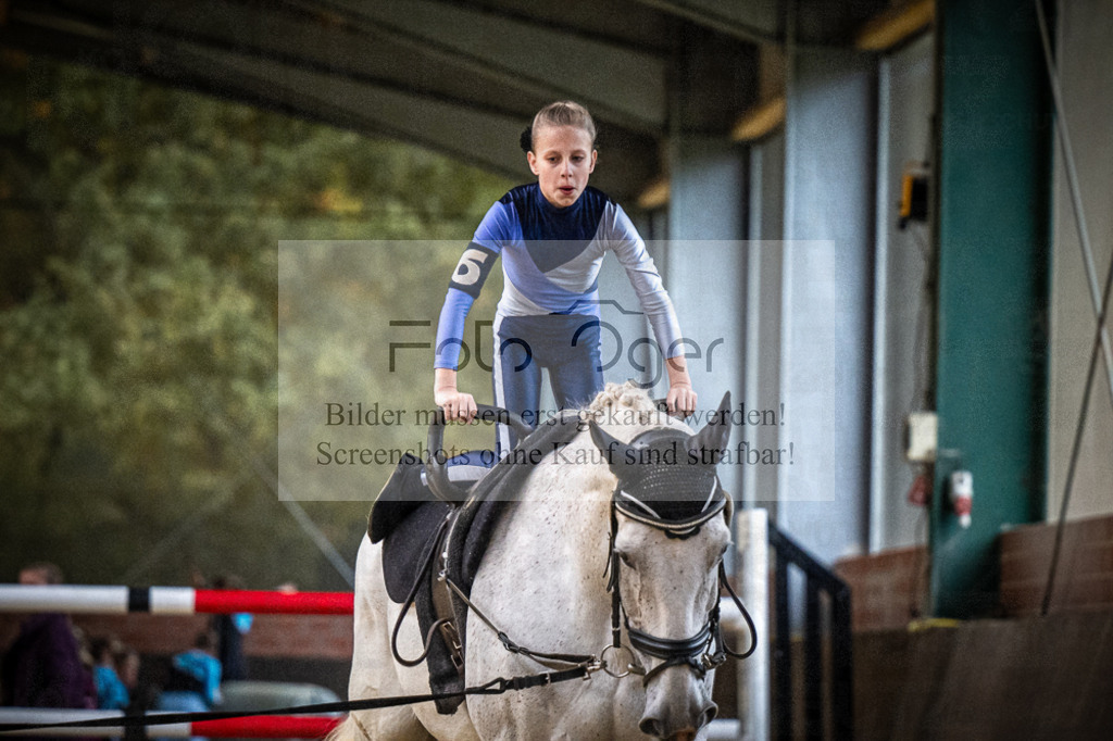 DOS_0151 | Entdecke hochwertige Reitturnierfotos von Foto Oger. Professionell, emotional und authentisch – jetzt Lieblingsmomente im Shop bestellen.Deutschlandweite Turnierfotografie. - Realisiert mit Pictrs.com
