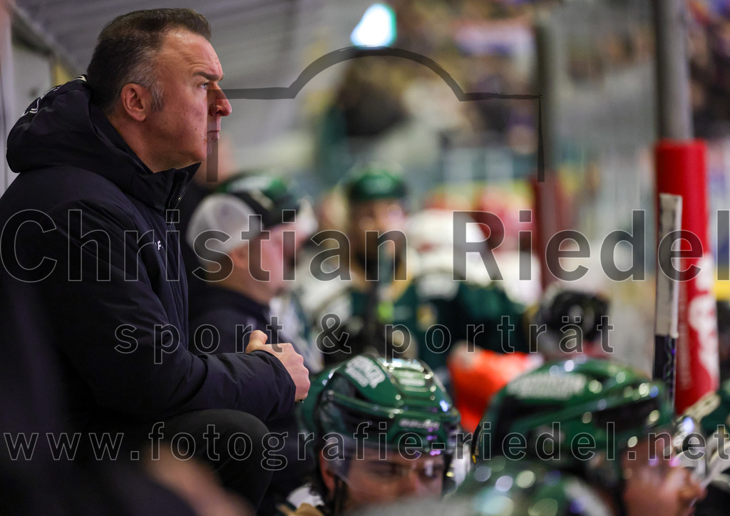 2026-02-20_076_TSV_Erding_gegen_Deggendorfer_SC | Erding, Deutschland, 20.02.2026:Eishockey, Oberliga Süd 2025 / 2026, 49. Spieltag, TSV Erding gegen Deggendorfer SC, Endergebnis: 4:1Teamchef Thomas Daffner (Erding Gladiators)Foto: Christian Riedel / fotografie-riedel.net
