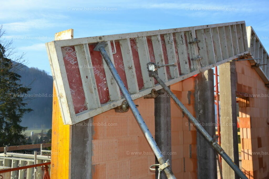 bib-lg04-sonstige-betonarbeiten-0704 | Nach LV-Leistungsgruppen sortierte Detailfotos über den Bau eines Hauses. Alle Hausbau-Bilder direkt vom Urheber und Autor der Website Haus-Selber-Bauen.com
