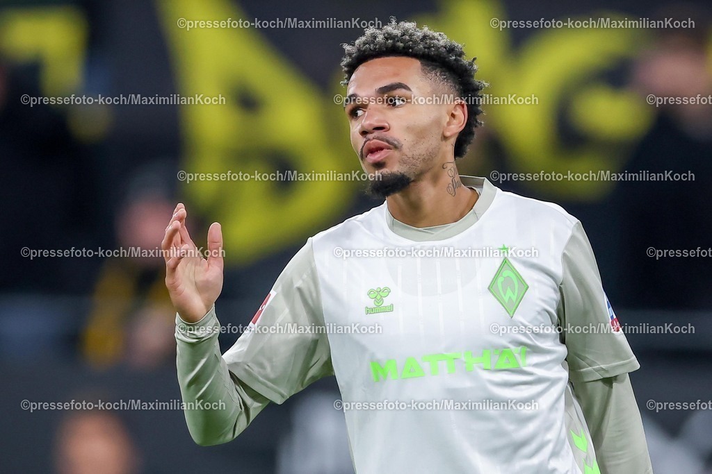 BVB13012601021 | 13.01.2026, Fußball, Borussia Dortmund - SV Werder Bremen,, 1. Fußball Bundesliga, 17. Spieltag, Signal Iduna Park, Saison 2025 2026: Justin Njinmah (SV Werder Bremen #11) enttäuscht Enttäuschung  DFB regulations prohibit any use of photographs as image sequences and or quasi-video.