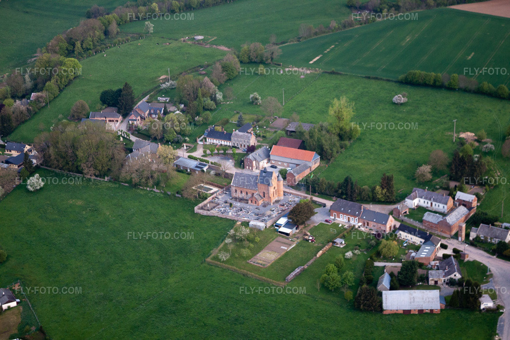 Aerial view: View of the town in Malzy in the state Aisne, France.Photo: IMG_39980.jpg taken on 04/17/2011 by Werner Riehm/FLY-FOTO.comResolution of the original: 4752 x 3168 px