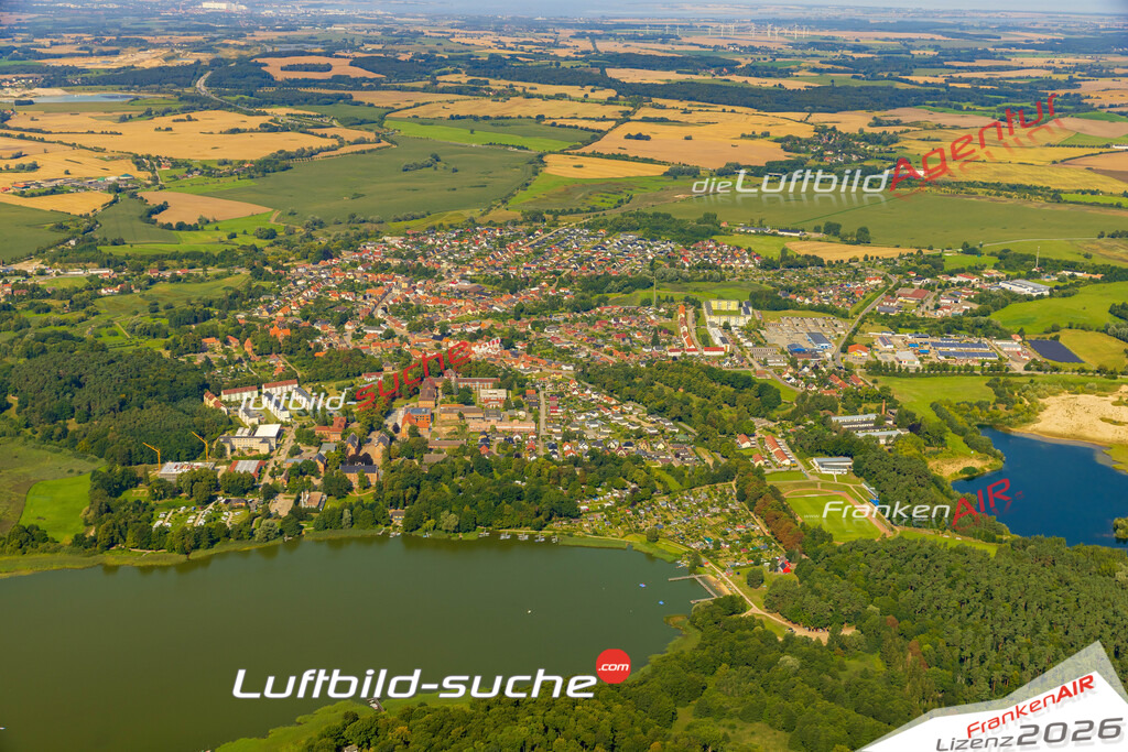 Bild der Stadt Neukloster - Die Luftaufnahme wurde 2025 vom UL-Flugzeug heraus erstellt ( keine Drohne ) - Hochauflösende Luftaufnahme - für professionelle Ausdrucke geeignet. Die Geschenkidee !Hier alle&nbsp;Infos zur Lizenzierung der LuftaufnahmeWir fliegen auch dieses Jahr wieder in Ihre Region um Luftbilder zu erstellen.- Luftbild anfragen