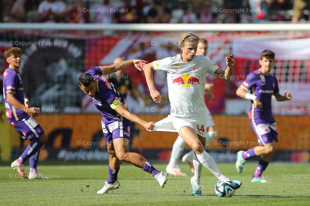 A_LUI_20230813_0022 | SPORT FUSSBALL ADMIRAL BUNDESLIGA RED BULL SALZBURG VS AUSTRIA WIEN
IM BILD: Maurits Kjaergaard (Red Bull Salzburg), Manfred Fischer (FK Austria Wien)
FOTO:FOTOLUI/UW
