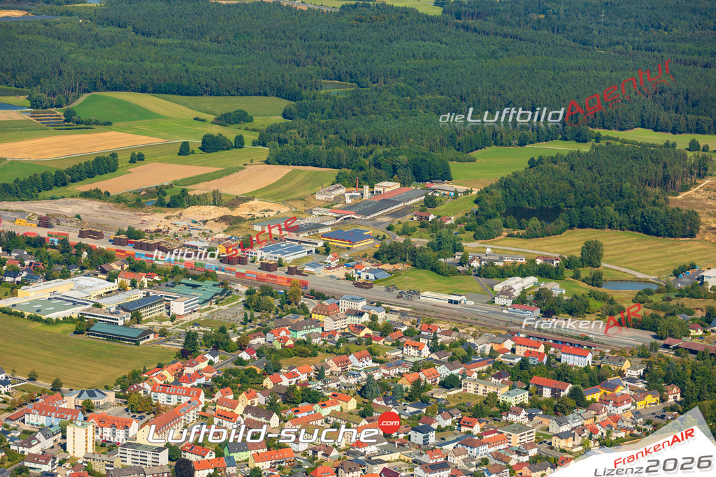 Luftaufnahme von Mitterteich - Die Luftaufnahme wurde 2025 vom UL-Flugzeug heraus erstellt ( keine Drohne ) - Hochauflösende Luftaufnahme - für professionelle Ausdrucke geeignet. Die Geschenkidee !Mit Lizenz und Bildrechte bestellbar