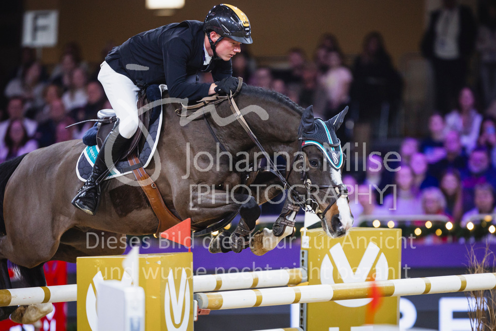 251221_IFRF_Jumping_GP-100 | Deine schönsten Turniermomente als professionelle Fotos! Entdecke hochwertige Pferdesport-Fotografie im Online-Shop. Jetzt Fotos finden & bestellen!