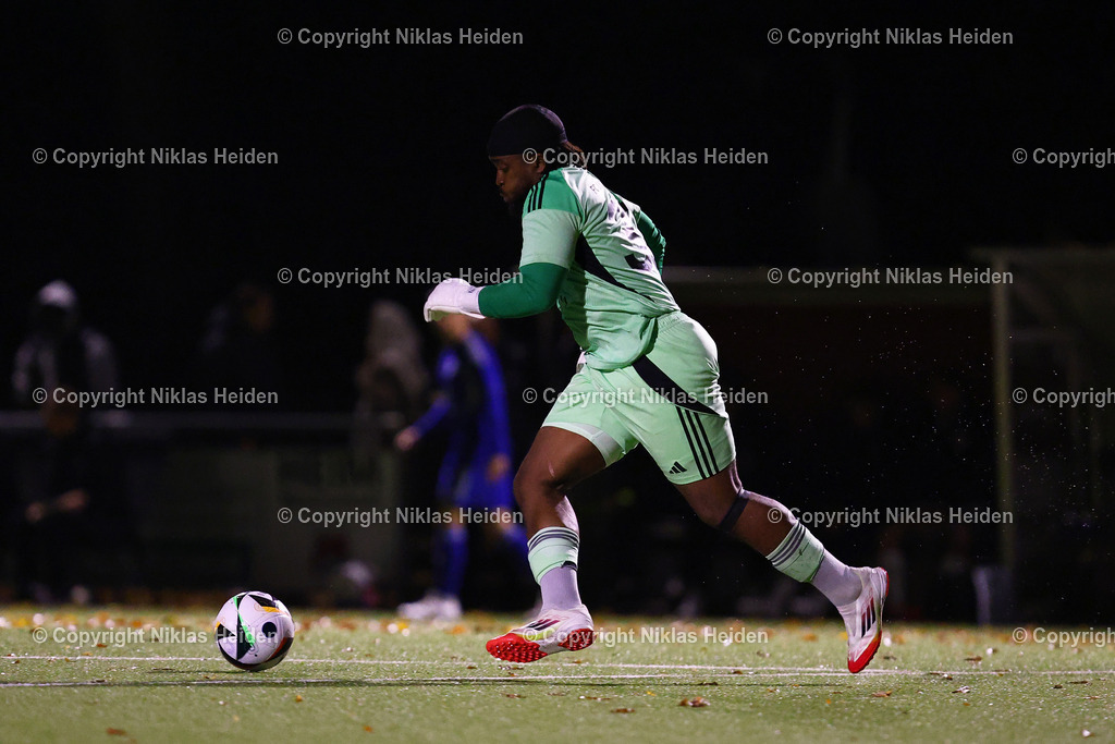 NH_TuSOsdorf_UnionTornesch_LottoPokal_08102025 | #32 Jean Daniel Kodjo God Love Atohoun (Union Tornesch)Fußball I Herren I Lotto-Pokal I Saison 2025-2026  I 3. Runde I TuS Osdorf - Union Tornesch I 08.10.2025 I Sportplatz Blomkamp