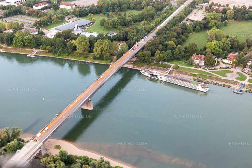 Luftbild: Schiffsanlegestelle in Speyer im Bundesland Rheinland-Pfalz in Deutschland. Foto: IMG_116460.jpg vom 11.08.2019 durch Werner Riehm/FLY-FOTO.de