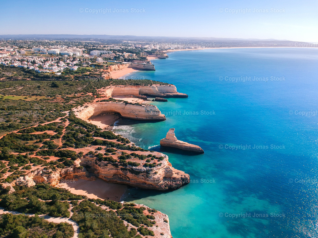 Algarve | Droneshot of the most iconic spots in the Algarve, Portugal.  - Realisiert mit Pictrs.com