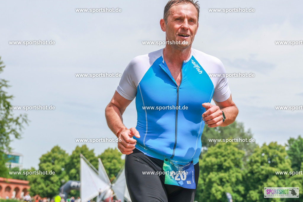 AR7_2628 | Audi Triathlon Ingolstadt powered by BÜCHL 2025  #AudiTriathlonIngolstadt #IngolstadtTri #yourpictrs #sportshot_your_pictrs @Sportshotphotography Copyright:www.sportshot.de