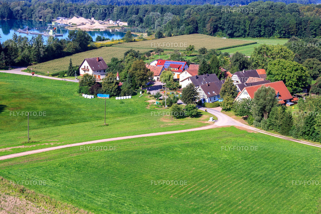 Weiler Wistung mit der Jubiläumskapelle | Luftbild: Weiler Wistung mit der Jubiläumskapelle im Ortsteil Weitenung in Bühl im Bundesland Baden-Württemberg in Deutschland. Foto: IMG_31842.jpg vom 20.08.2010 durch Werner Riehm/FLY-FOTO.de - Realisiert mit Pictrs.com