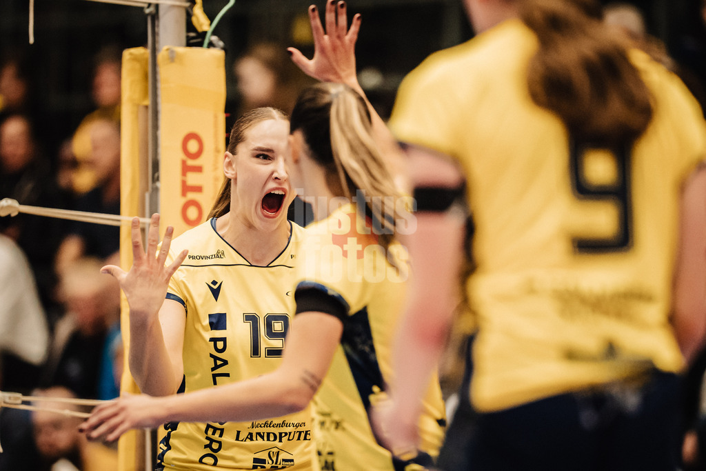 Volleyball | Frauen | Saison 2025/2026 | Volleyball Bundesliga | SSC Palmberg Schwerin vs. ETV Hamburger Volksbank Volleys | 18.10.2025 | Anna Artyshuk (#19, SSC Palmberg Schwerin) jubelt