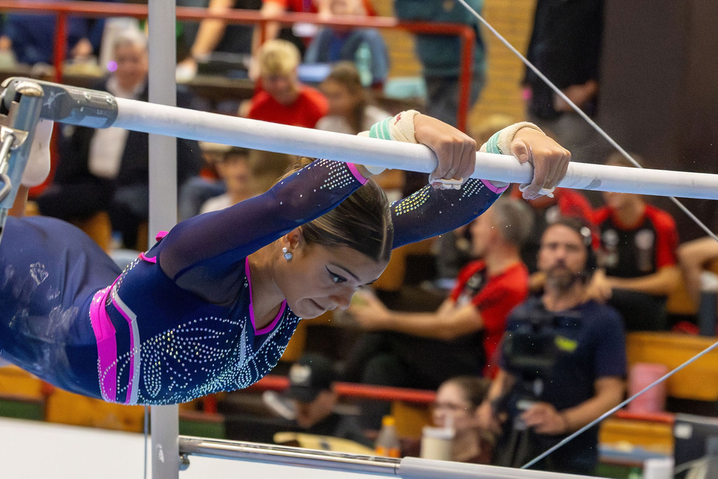 Deutsche Turnliga DTL (Bundesliga) der Frauen, 3. Wettkampftag 2025 in Ketsch***Kiara Raffin (TG Mannheim) am Stufenbarren | Deutsche Turnliga DTL (Bundesliga) der Frauen, 3. Wettkampftag 2025 in Ketsch***Kiara Raffin (TG Mannheim) am Stufenbarren - Realisiert mit Pictrs.com