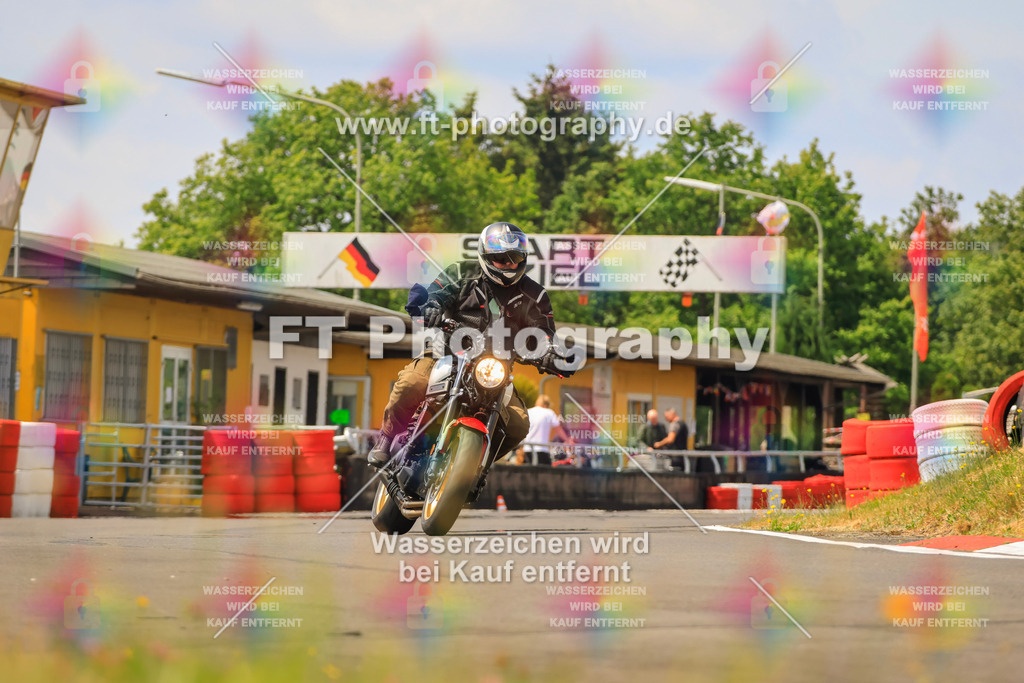 _DSK2418 | Hier findet Ihr Bilder von Touristenfahrten auf der Nürburgring Nordschleife oder von anderen Veranstaltungen die ich besucht habe. Viel Spass beim Durch Schauen 